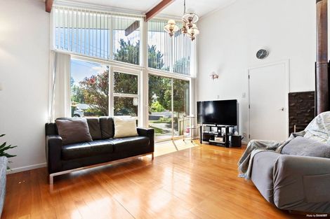 Photo of property in 25 Ellice Road, Totara Vale, Auckland, 0629