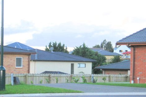 Photo of property in 9 Neaptide Close, Red Beach, 0932