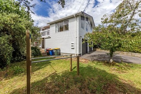 Photo of property in 17 Zion Road, Birkenhead, Auckland, 0626