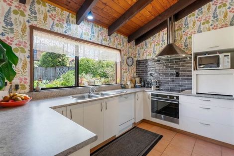 Photo of property in 5 Marina View Drive, West Harbour, Auckland, 0618