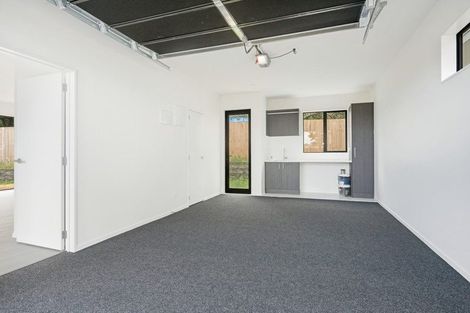 Photo of property in 43d Fitzherbert Avenue, West Harbour, Auckland, 0618