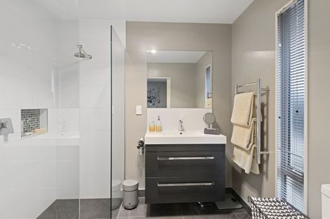 Photo of property in 77 Sarabande Avenue, Redwood, Christchurch, 8051