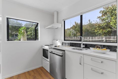 Photo of property in 91 Santiago Crescent, Unsworth Heights, Auckland, 0632