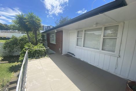 Photo of property in 2/15 East Coast Road, Milford, Auckland, 0620