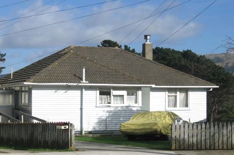 Photo of property in 28 Dorset Grove, Cannons Creek, Porirua, 5024