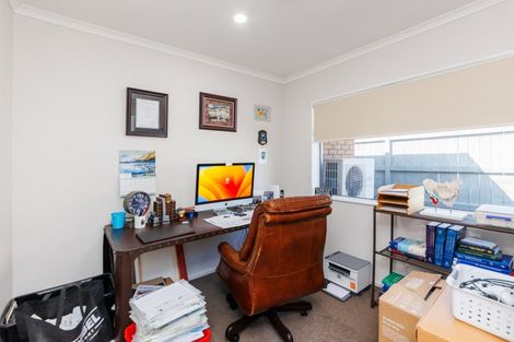 Photo of property in 22 Phoenix Avenue, Hokowhitu, Palmerston North, 4410