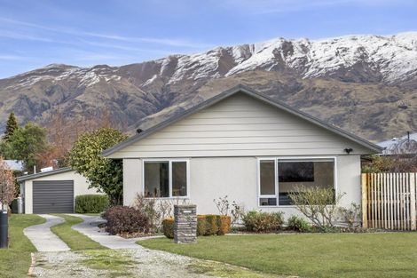 Photo of property in 29 Hunter Crescent, Wanaka, 9305