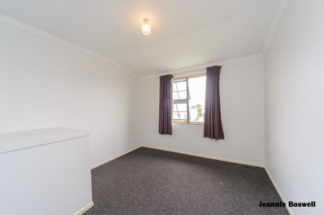 Photo of property in 5 Rangitira Avenue, Palmerston North, 4414