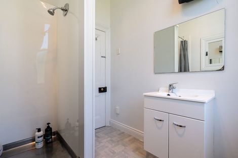 Photo of property in 124 Harbour Terrace, North Dunedin, Dunedin, 9016