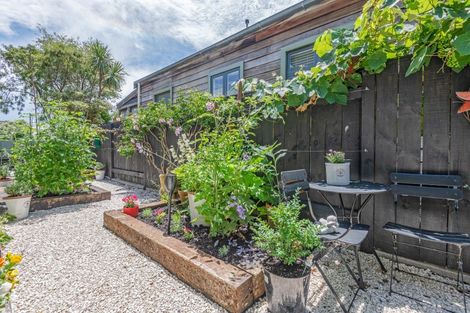 Photo of property in 18 Winston Avenue, Hokowhitu, Palmerston North, 4410