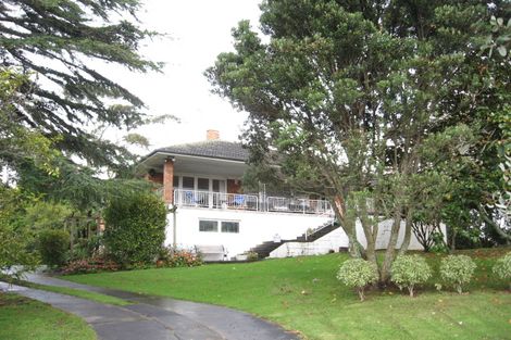 Photo of property in 40 Marine Parade, Mellons Bay, Auckland, 2014