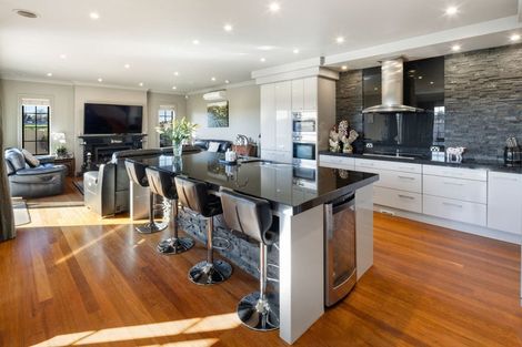 Photo of property in 10 Peninsula Point, Huntington, Hamilton, 3210