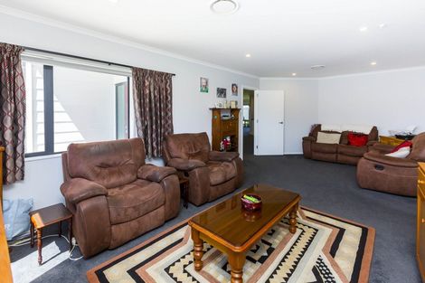 Photo of property in 17 Gilruth Road, Wallaceville, Upper Hutt, 5018