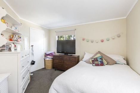 Photo of property in 39b Brian Crescent, Stanmore Bay, Whangaparaoa, 0932