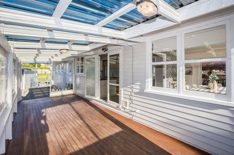 Photo of property in 11 Cara Crescent, Paparangi, Wellington, 6037