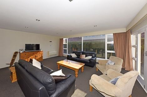 Photo of property in 37 Searells Road, Strowan, Christchurch, 8052