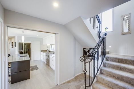 Photo of property in 21 Ridgeway Terrace, Taradale, Napier, 4112