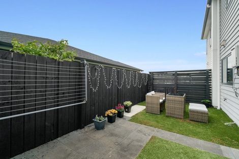 Photo of property in 15 Biplane Street, Takanini, 2112