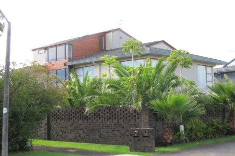 Photo of property in 8 Tabago Place, Half Moon Bay, Auckland, 2012