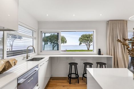 Photo of property in 48 Matakatia Parade, Matakatia, Whangaparaoa, 0930
