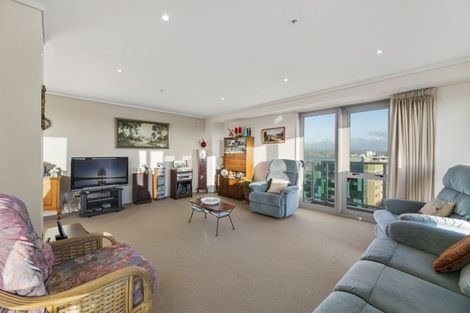 Photo of property in 12/72a Devonport Road, Tauranga, 3110