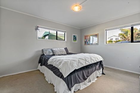 Photo of property in 13a Torkar Road, Clarks Beach, 2122