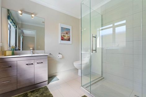 Photo of property in 12 Simpson Crescent, Raumati Beach, Paraparaumu, 5032