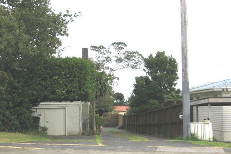 Photo of property in 1/266 Sunset Road, Windsor Park, Auckland, 0632
