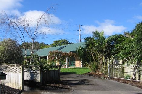 Photo of property in 5 Opal Close, Rosedale, Auckland, 0632