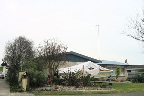 Photo of property in 4 Gilmour Place, Taradale, Napier, 4112