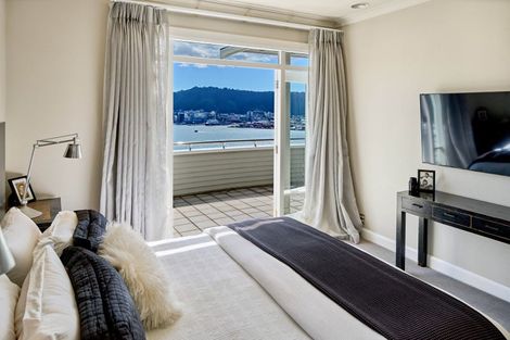 Photo of property in 43 The Crescent, Roseneath, Wellington, 6011