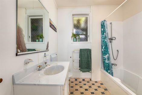 Photo of property in 3 Mira Grove, Paekakariki, 5034