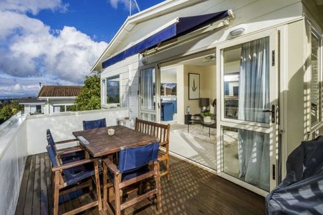 Photo of property in 58 Chivalry Road, Glenfield, Auckland, 0629