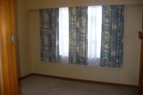 Photo of property in 2 Vera Road, Te Atatu South, Auckland, 0610