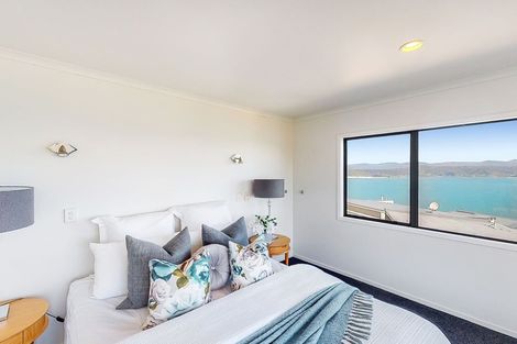 Photo of property in 24 Bennett Grove, Newlands, Wellington, 6037