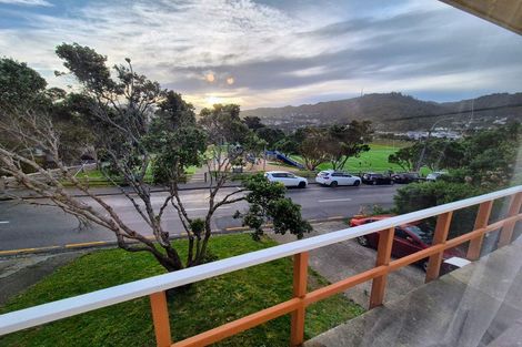 Photo of property in 2/97 Cockayne Road, Khandallah, Wellington, 6035