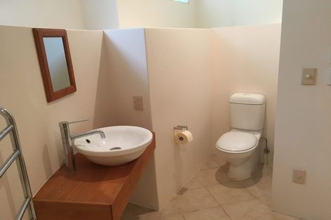 Photo of property in 1/3 Portal Place, Murrays Bay, Auckland, 0630