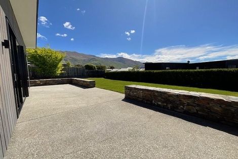 Photo of property in 2 Nancy Lane, Wanaka, 9305