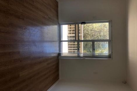 Photo of property in 1/84 Greenslade Crescent, Northcote, Auckland, 0627