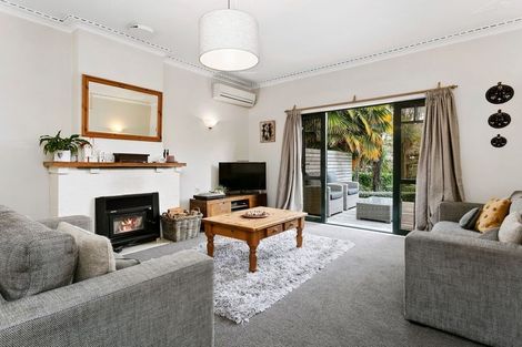 Photo of property in 18 Queen Street, Cambridge, 3434