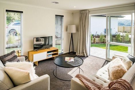 Photo of property in 5 Tradewinds Drive, Whitby, Porirua, 5024