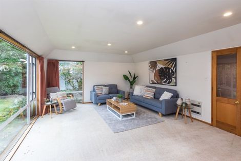 Photo of property in 255 Avonhead Road, Avonhead, Christchurch, 8042