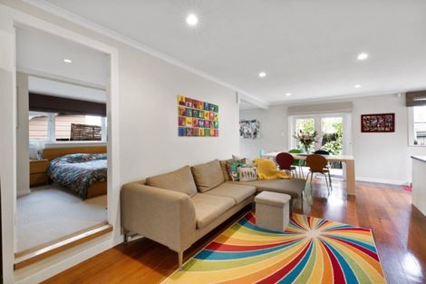 Photo of property in 1/5 View Road, Shelly Park, Auckland, 2014