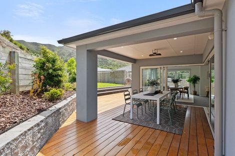 Photo of property in 8 Porokaiwhiri Street, Crofton Downs, Wellington, 6035