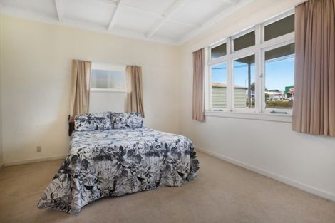 Photo of property in 13 Huia Road, Point Chevalier, Auckland, 1022