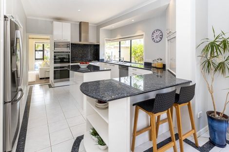 Photo of property in 1 St Elmo Rise, Shamrock Park, Auckland, 2016