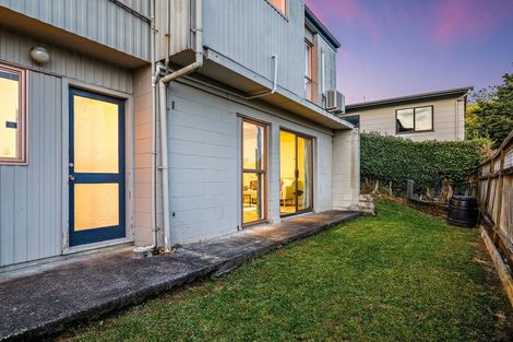 Photo of property in 85 Hobsonville Road, West Harbour, Auckland, 0618