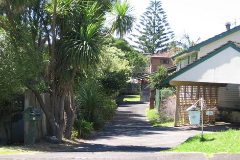Photo of property in 2/7 Aorangi Place, Birkenhead, Auckland, 0626