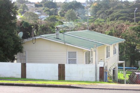 Photo of property in 230 Triangle Road, Massey, Auckland, 0614