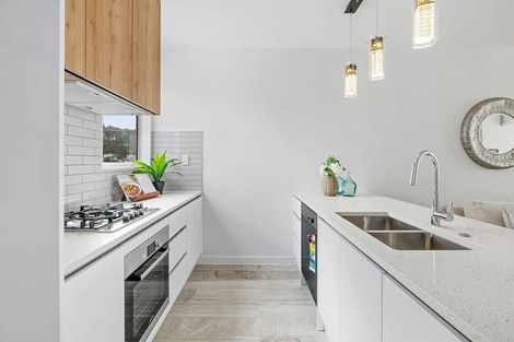 Photo of property in 6 Waihou Crescent, Albany Heights, Auckland, 0632